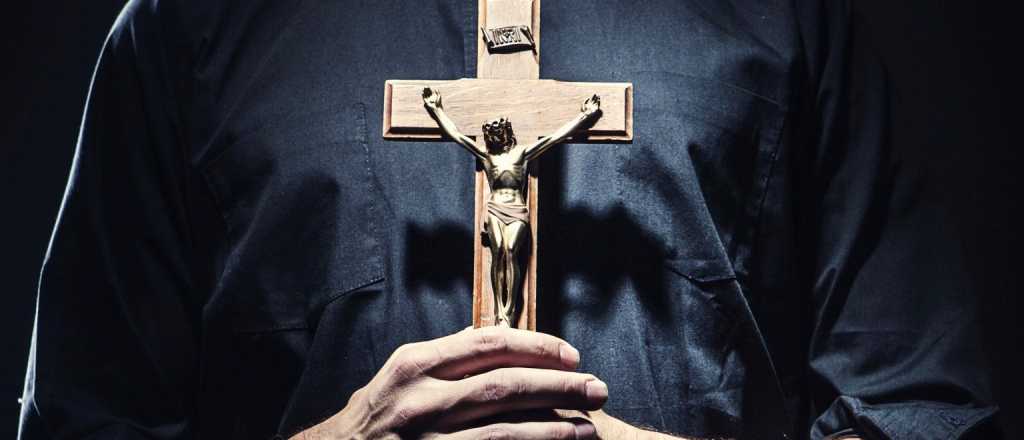 Detienen a dos curas y un civil por abusos sexuales en un instituto de Luj&aacute;n