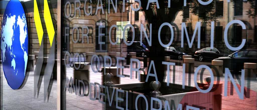 El país sufre un descenso de confianza y fuga de capitales, según la OCDE