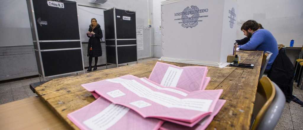 Italia ya vota en un referéndum clave