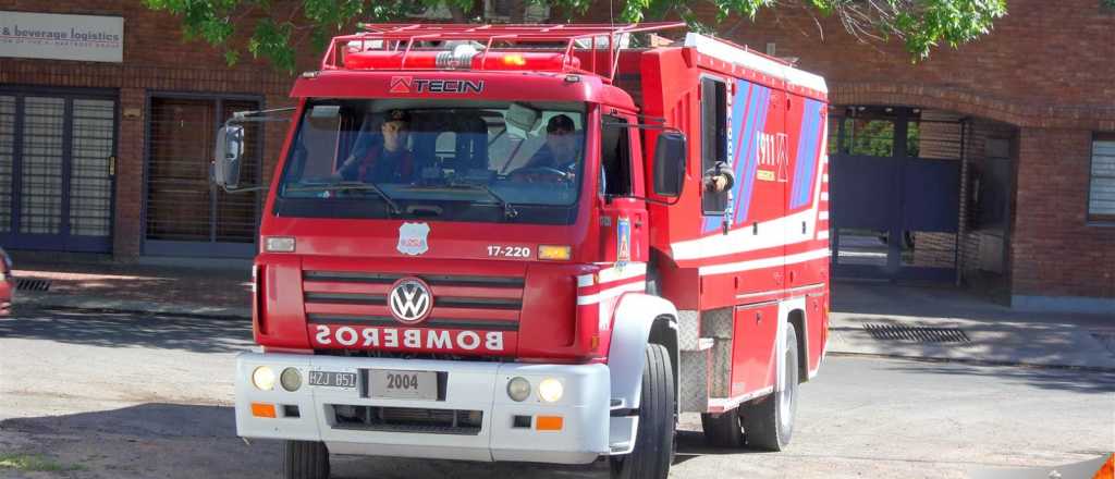 Varios coches ferroviarios se incendian en Buenos Aires