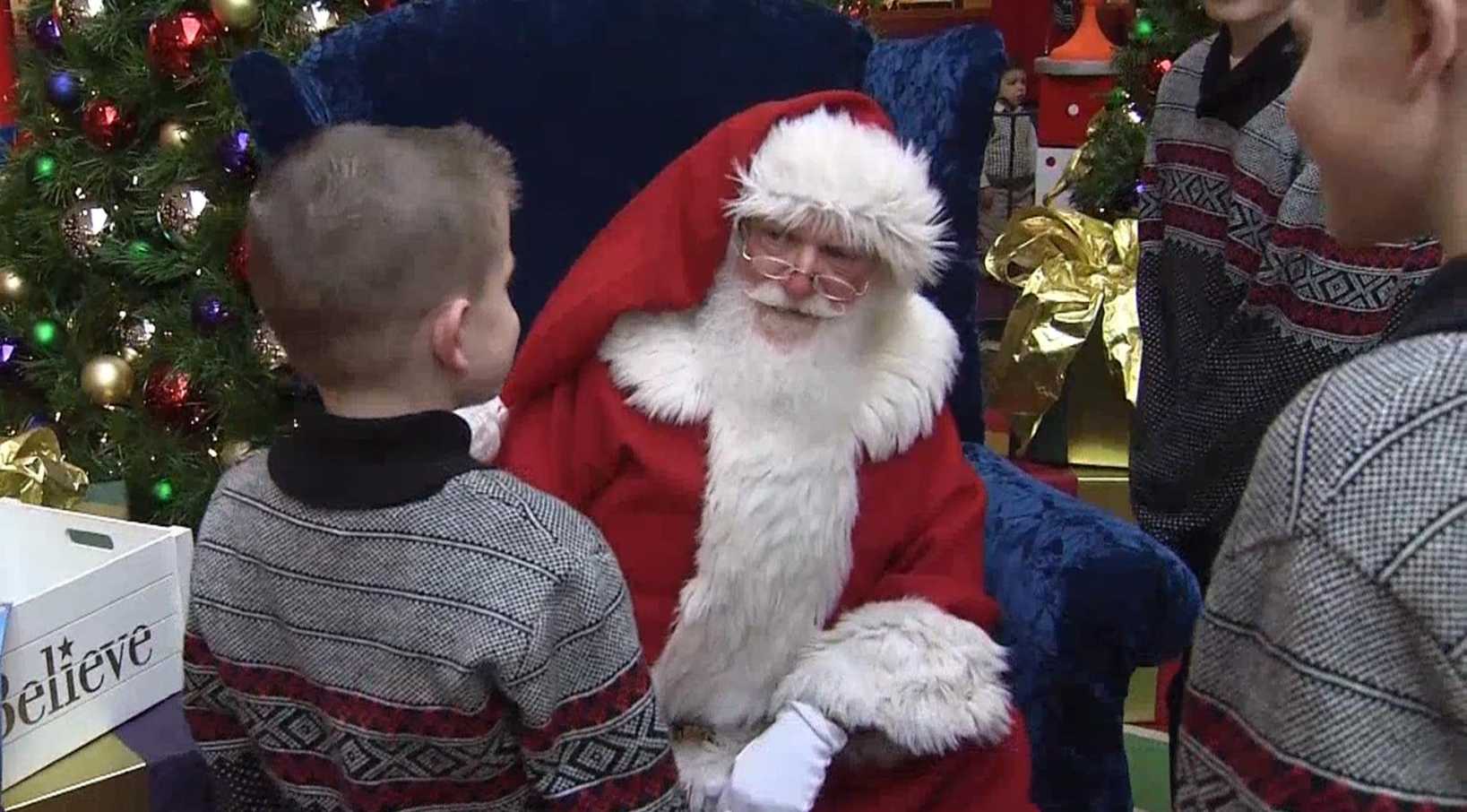 Como Hace Papa Noel Para Entregar 700 Millones De Regalos En Una Noche