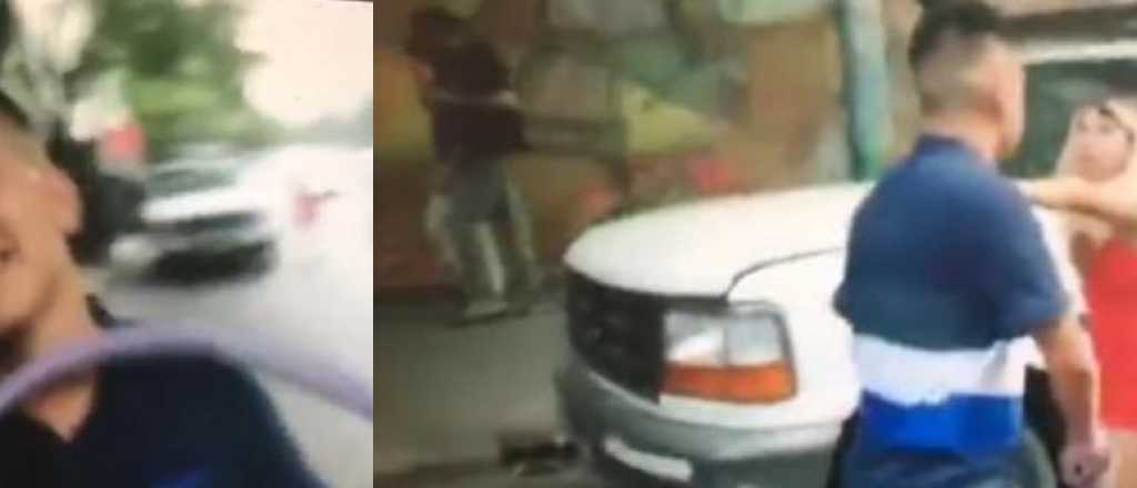 Video: dos jóvenes se filman golpeando a un travesti en la calle