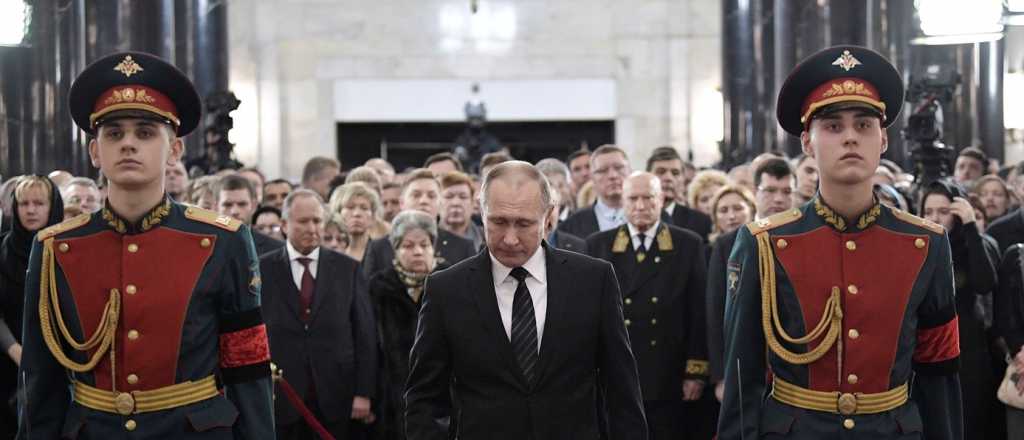 Rusia despidió a su embajador asesinado a tiros