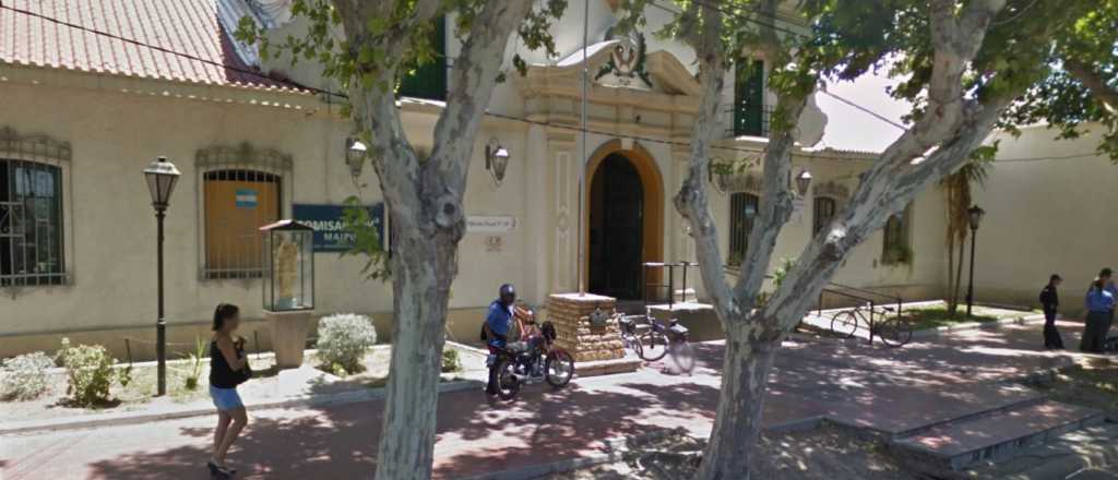 Preocupante desborde cloacal en una comisar&iacute;a de Maip&uacute;