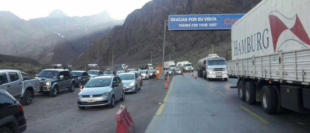 Una mujer intent&oacute; cruzar a Mendoza con documentos falsos de su beba