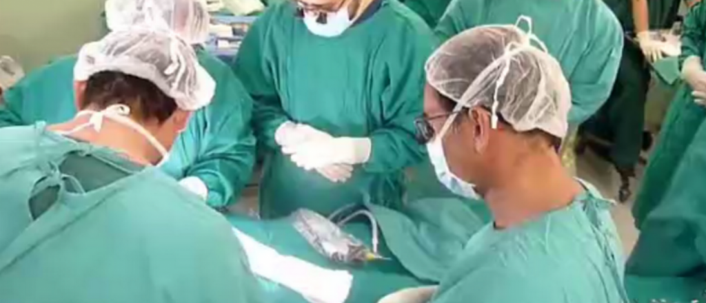 Ins&oacute;lito: mir&aacute; lo que encontr&oacute; un grupo de m&eacute;dicos dentro de un tumor