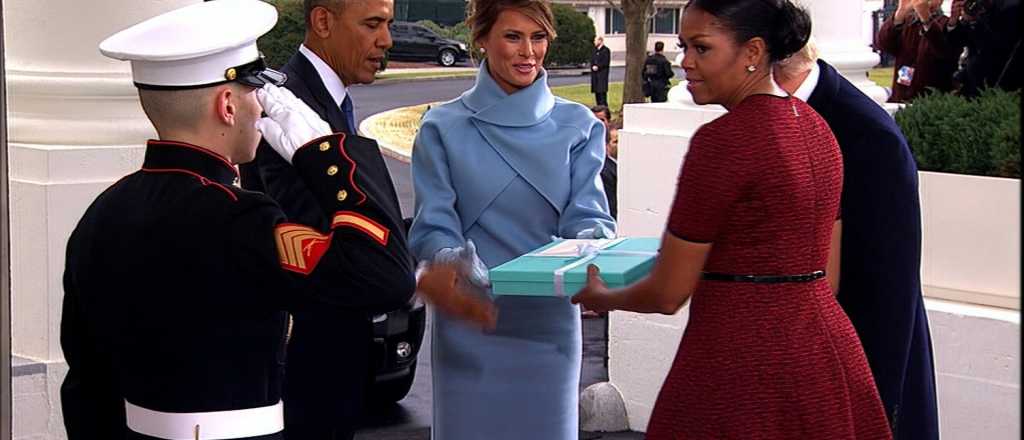El regalo de Melania Trump que incomodó a Michelle Obama
