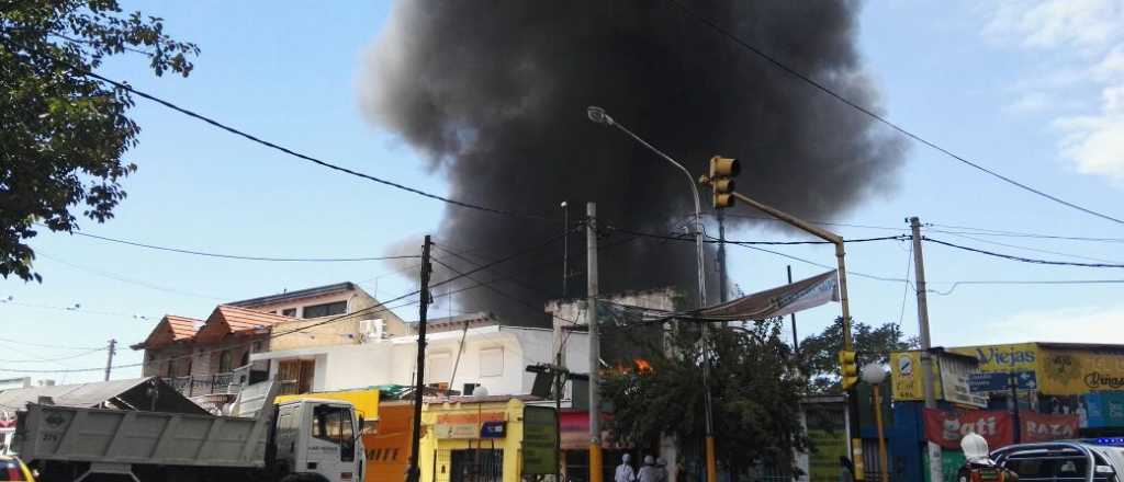 Tras el incendio, temor por saqueos en Las Heras