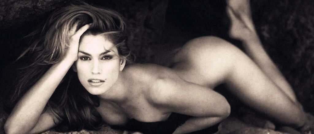 La foto m&aacute;s viral de Cindy Crawford: a los 50, en bikini y sin retoques