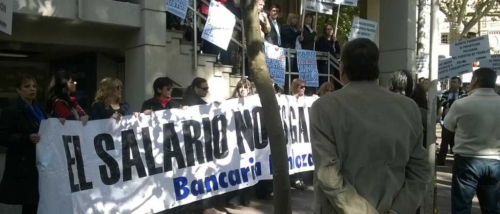 Bancarios anuncian paro total en el Banco Nación el miércoles a partir de las 10