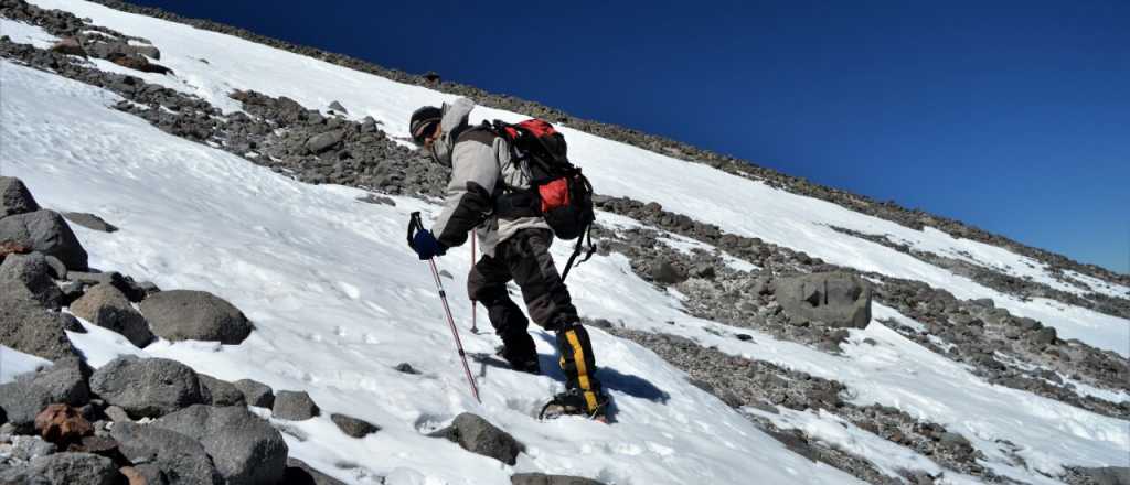 Un mendocino hizo cumbre en el volcán más alto del mundo 