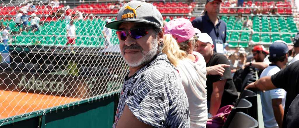 Los chinos que se llevaron a Tevez ahora quieren a Maradona
