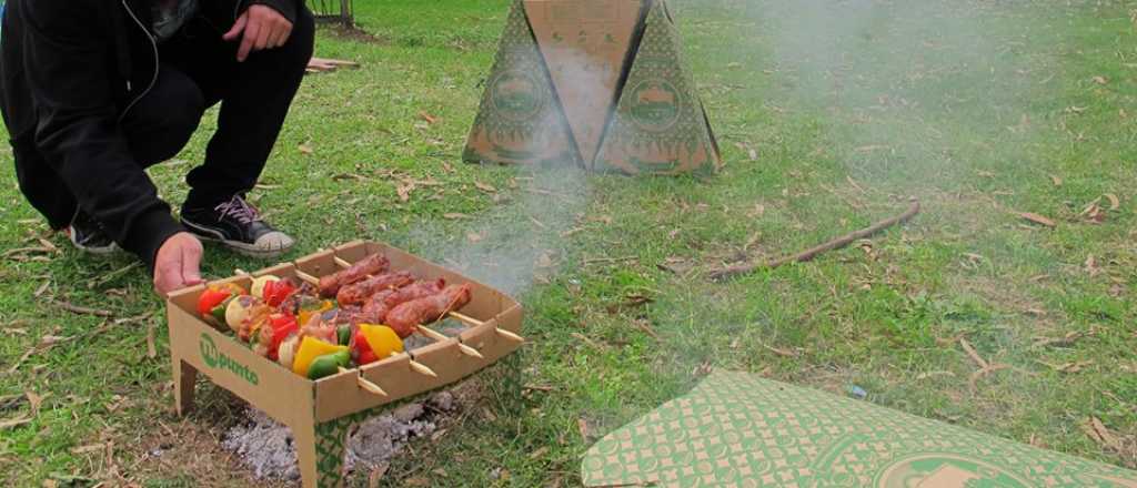 Crearon la primera parrilla portátil y descartable para hacer asados
