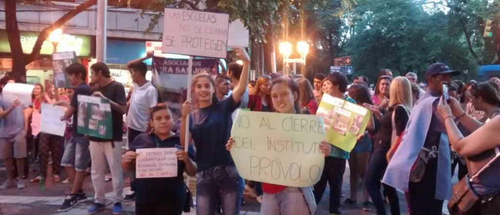 Próvolo: padres y docentes piden que no se cierre la escuela
