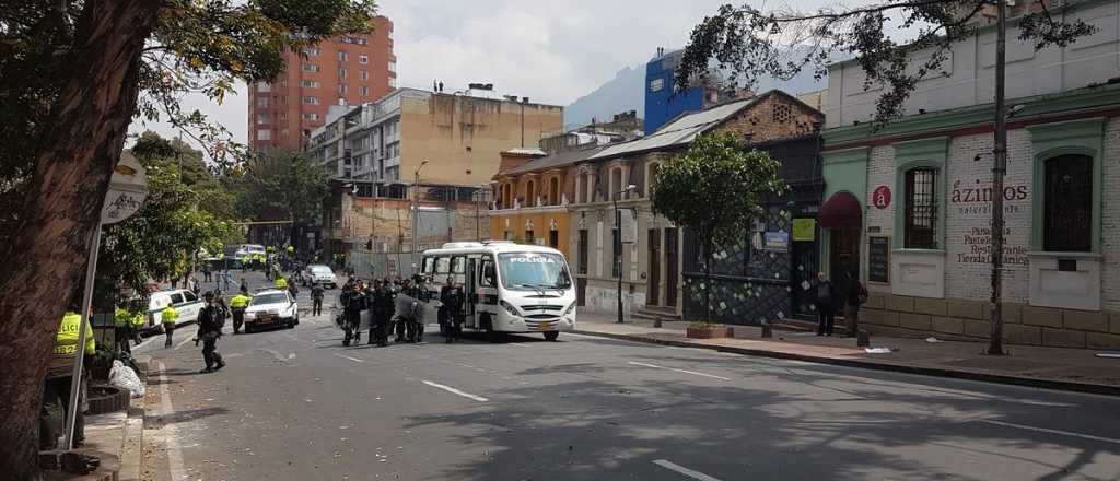 Un muerto y 30 heridos por la explosión de una bomba en Bogotá