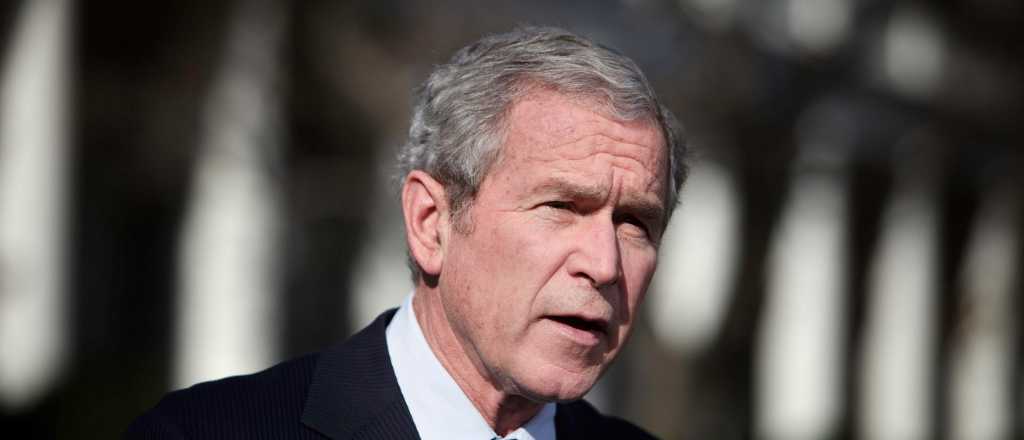 El ex presidente George Bush toma distancia de Trump