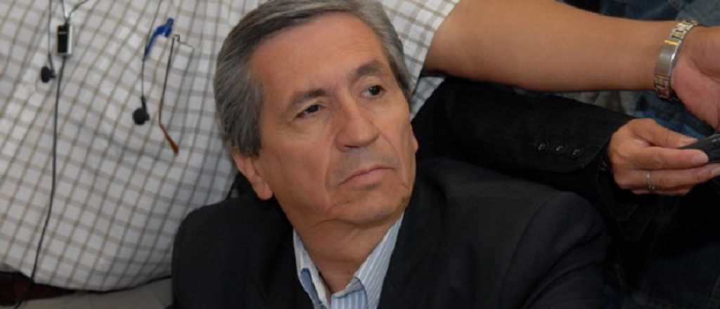 Pereyra festeja el límite a la reelección indefinida de intendentes