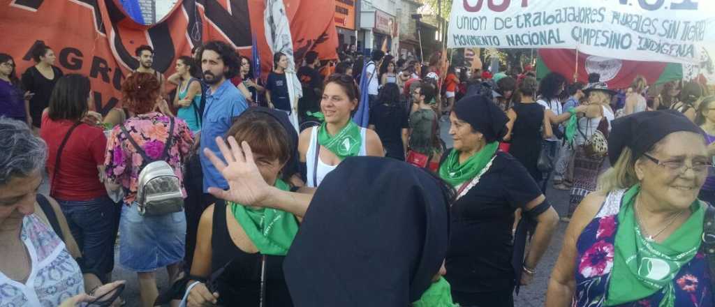 Casi 15 mil mujeres marcharon por las calles de Mendoza