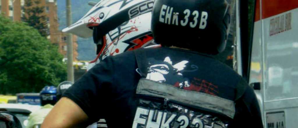 Motociclistas tendrán que identificar la patente en el casco