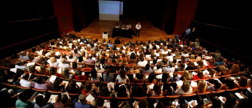 Más de 3.000 docentes estudian para ser directores en Mendoza