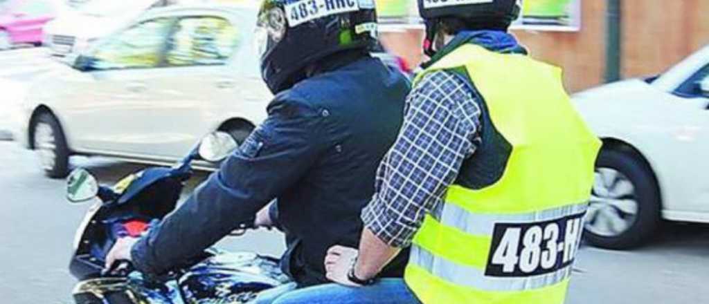 Oficializan la medida que exige grabado de la patente de la moto en el casco