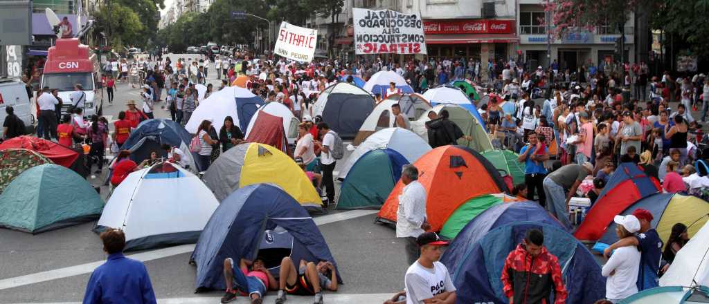 Rodríguez Larreta pidió quitar planes a quienes  acampan y hagan piquetes