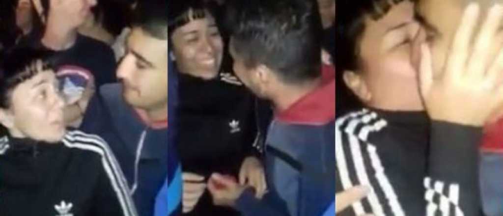 Olavarr&iacute;a: le propuso matrimonio en el recital del Indio