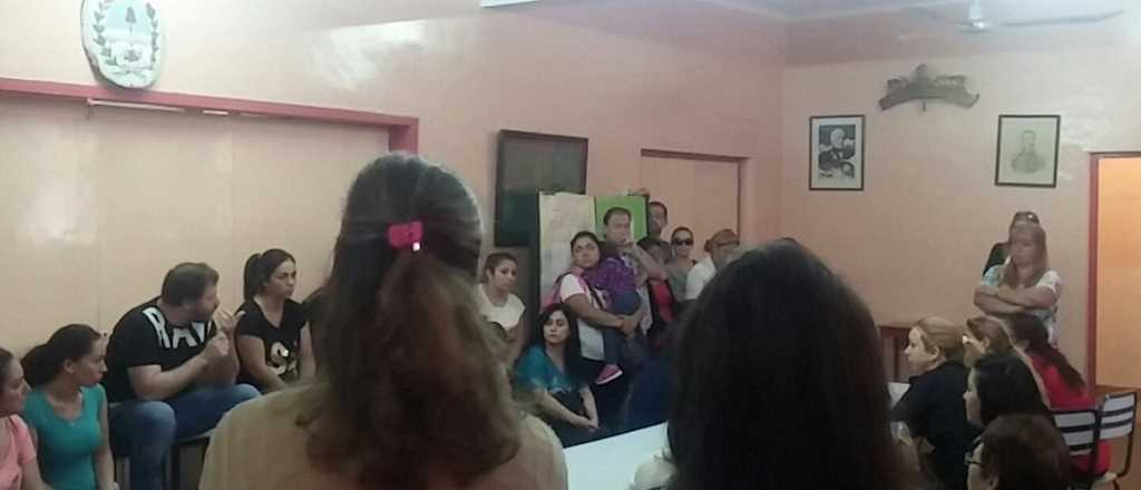 Padres de la escuela Cano reclaman por malas condiciones edilicias
