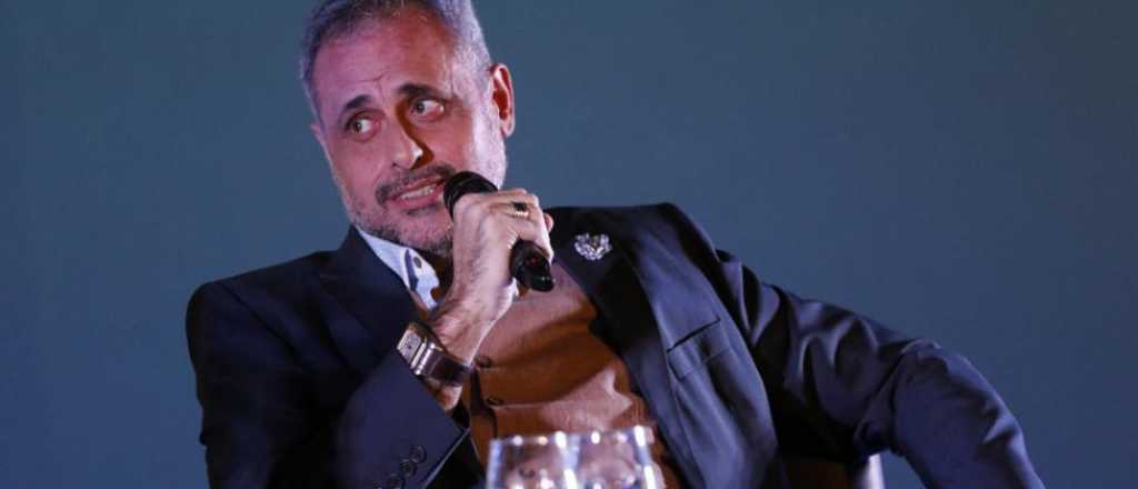 El enojo de Romina Pereiro cuando un hombre besó a Rial