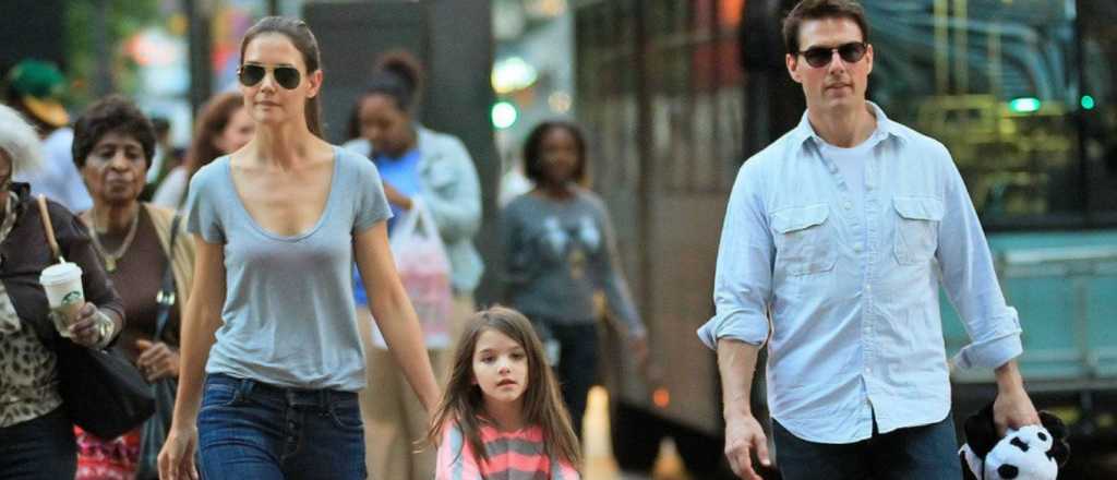 La hija de Tom Cruise y Katie Holmes creci&oacute; y es igual a su mam&aacute;