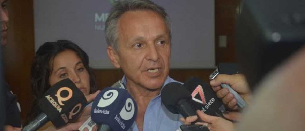 Funcionario amarrete: No le pagó al servicio doméstico y le reclamaron en la oficina