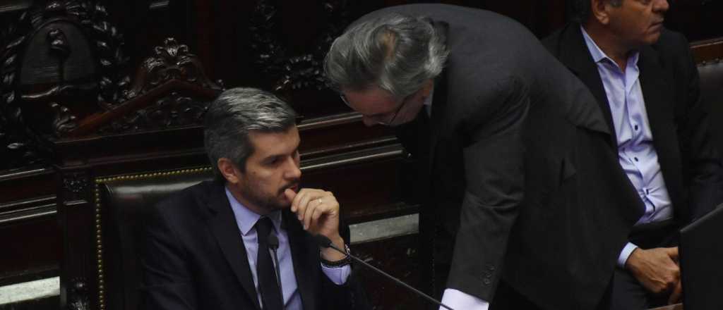 Duros cruces en el informe de Pe&ntilde;a al Congreso