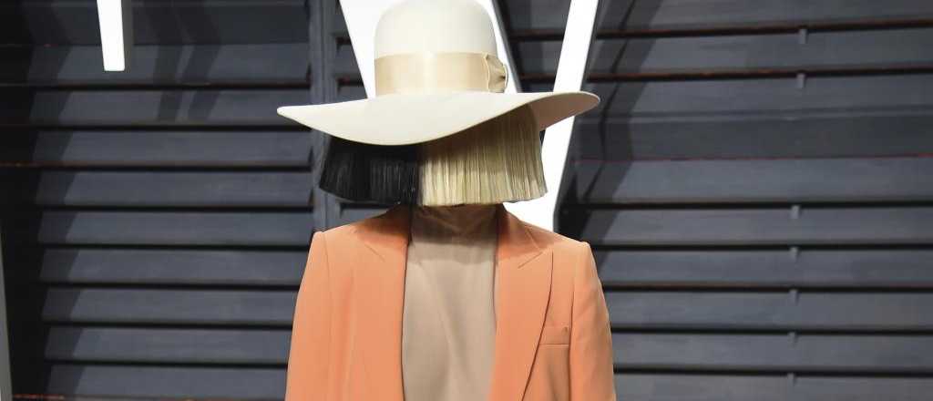 Así se ve la cantante Sia sin peluca
