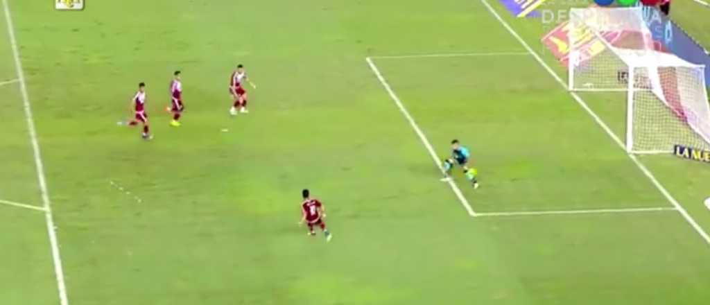 El "casi gol" de River, la jugada m&aacute;s ins&oacute;lita del a&ntilde;o