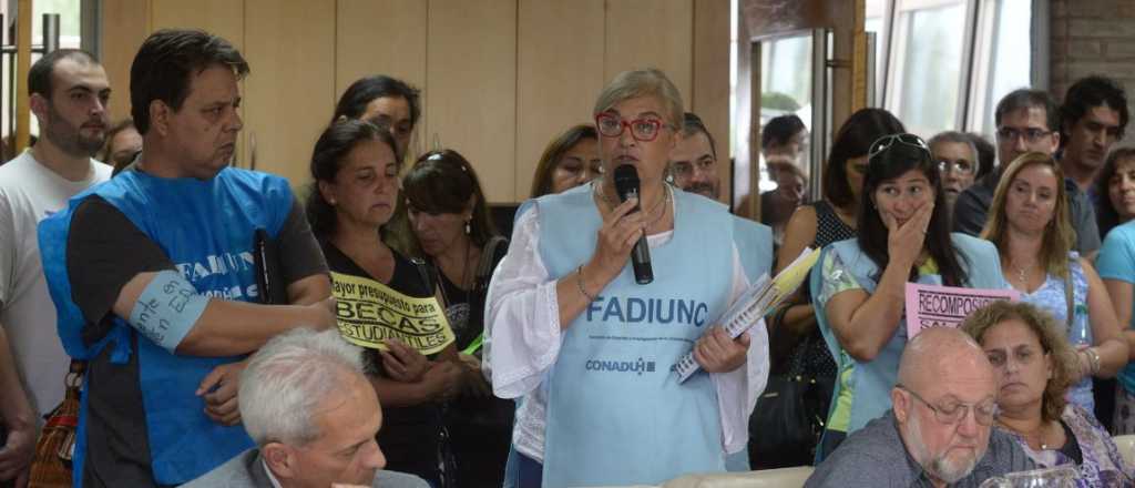 Docentes universitarios iniciaron un paro de 48 horas en todo el país