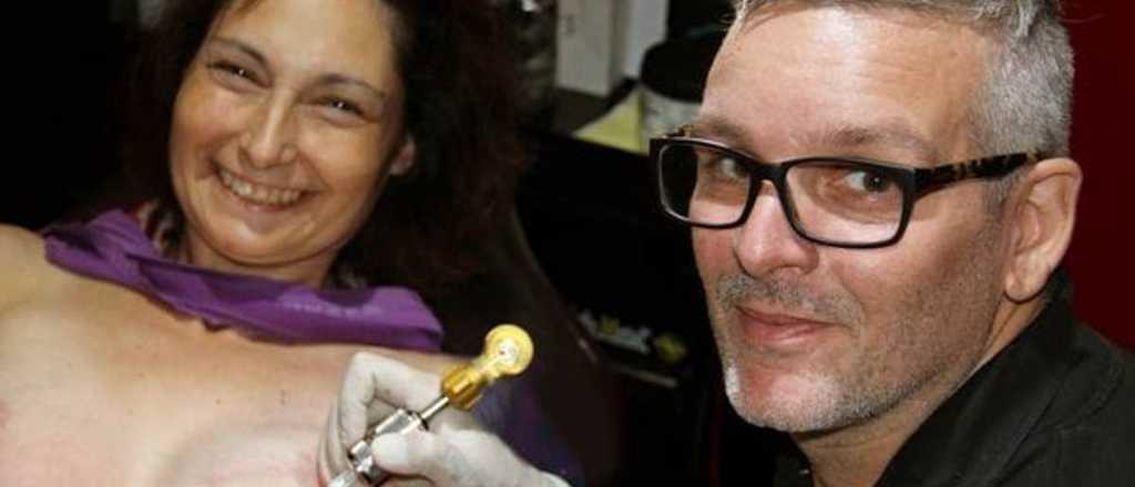 Un tatuador regala pezones a sobrevivientes de c&aacute;ncer de mama