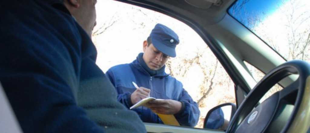 Detuvieron a un camionero que manejaba borracho por la ruta 7