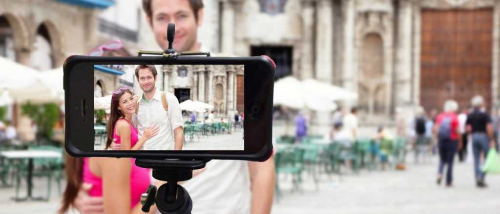 Al fin la respuesta: cómo se llama el "palito" para sacarse selfies