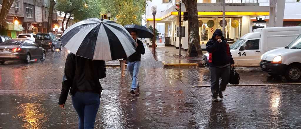 Pronóstico: el frío y la lluvia seguirán este domingo en Mendoza