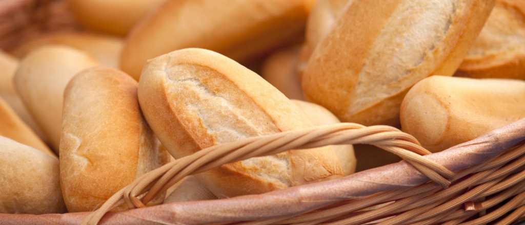 Empresarios panaderos de Mendoza aumentan 15% el pan desde mañana