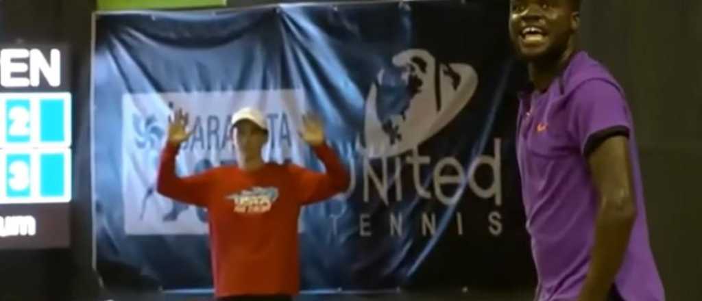 Video: una pareja tuvo "sexo ruidoso" durante un partido de tenis