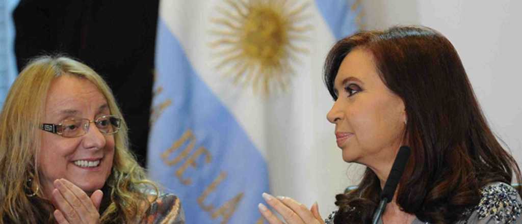 El gobernador de Santa Cruz no le pagará el sueldo a Alicia Kirchner