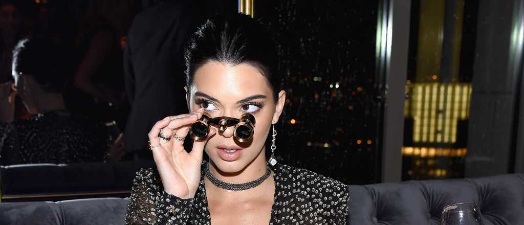 El sorprendente escote de Kendall Jenner