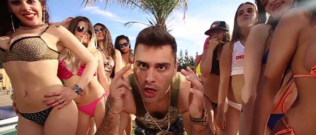 Autos, mujeres y reggaeton: los pilotos de la picada a 240 km/h