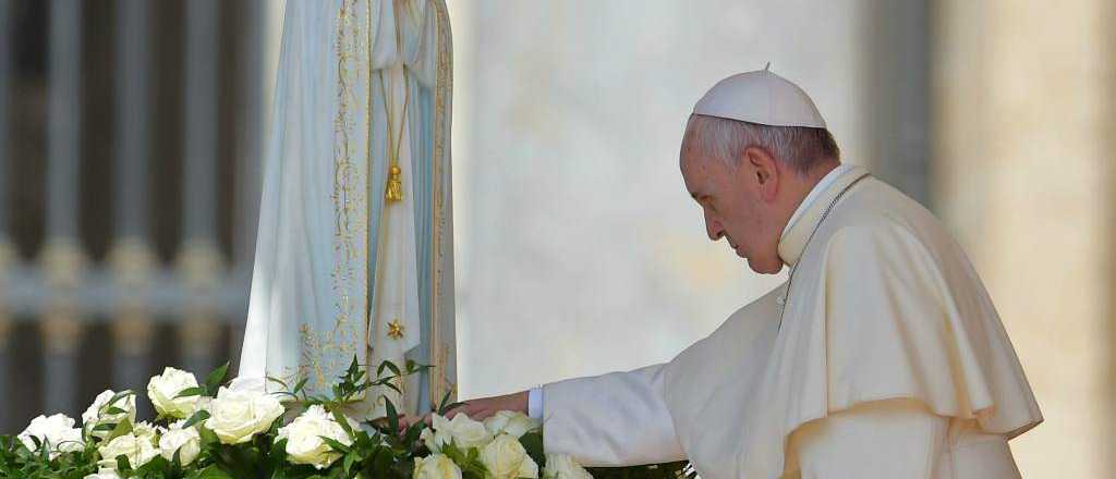 El papa aseguró su "ferviente oración" por el submarino desaparecido