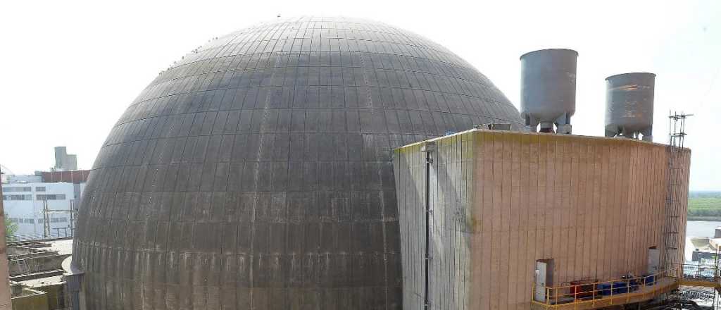 Atucha echará a 241 personas