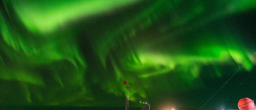 Imponente: as&iacute; se vi&oacute; la aurora austral en la Ant&aacute;rtida Argentina