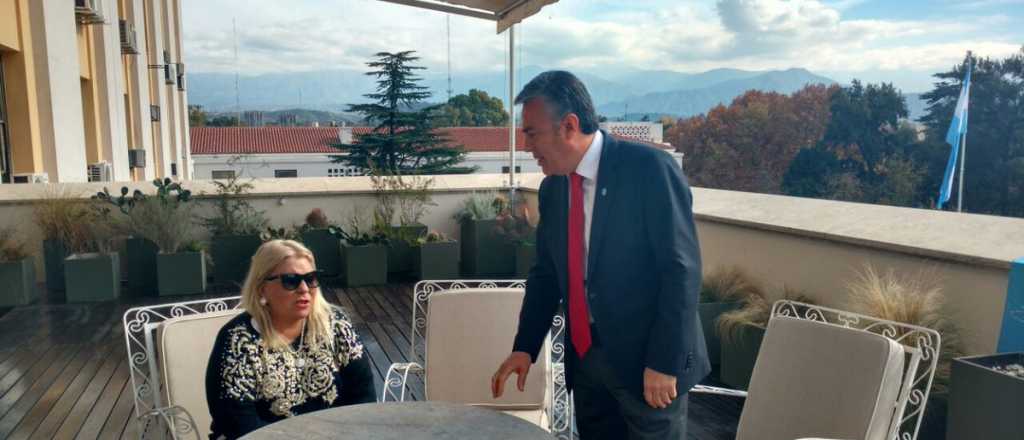 Cornejo le pidi&oacute; a Carri&oacute; dejar de lado el "ego" y el "vedettismo"