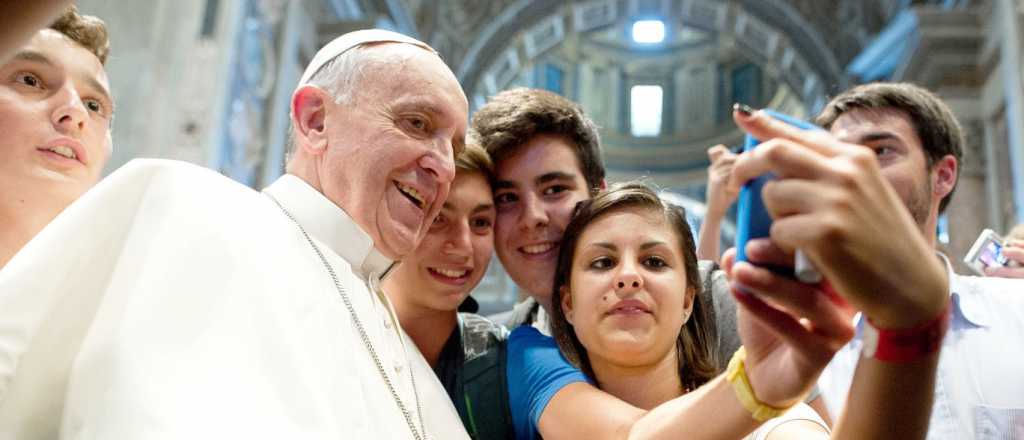 ¿Palito para Macri? El Papa publicó una foto con un discapacitado