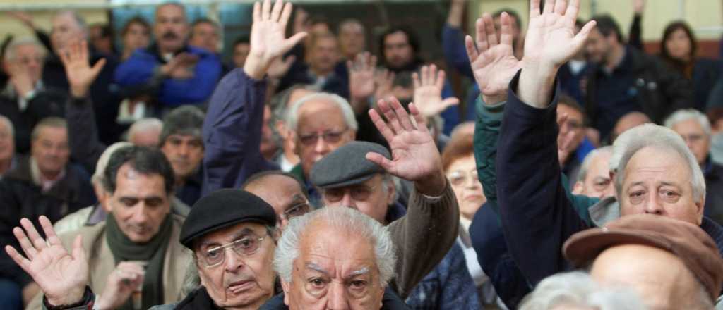 Prorrogan por 10 años la vigencia de las pensiones graciables